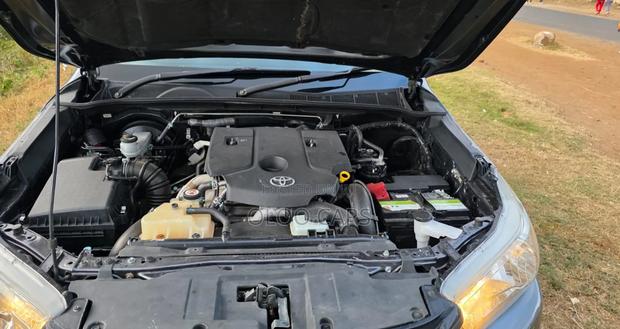 Toyota Hilux 2020 Silver