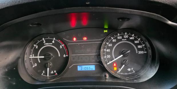 Toyota Hilux 2020 Silver