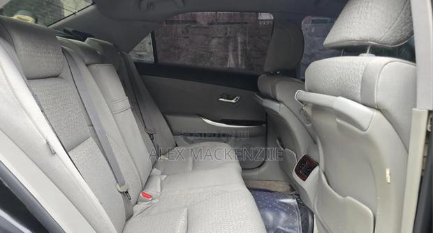 Toyota Crown 2010 Black