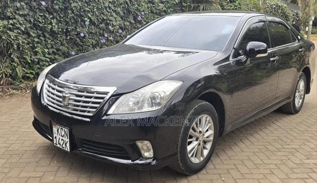 Toyota Crown 2010 Black