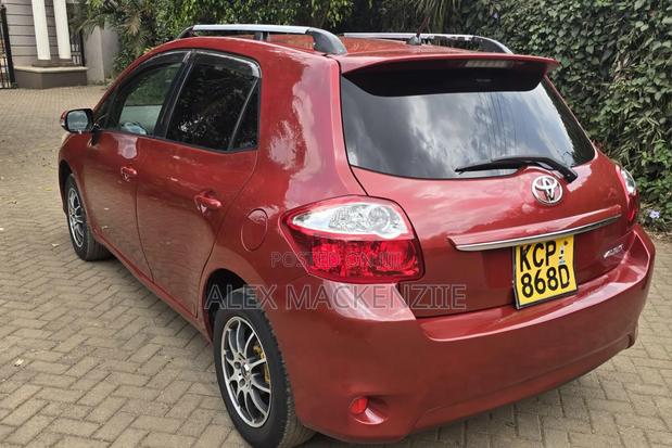 Toyota Auris 2010 Red