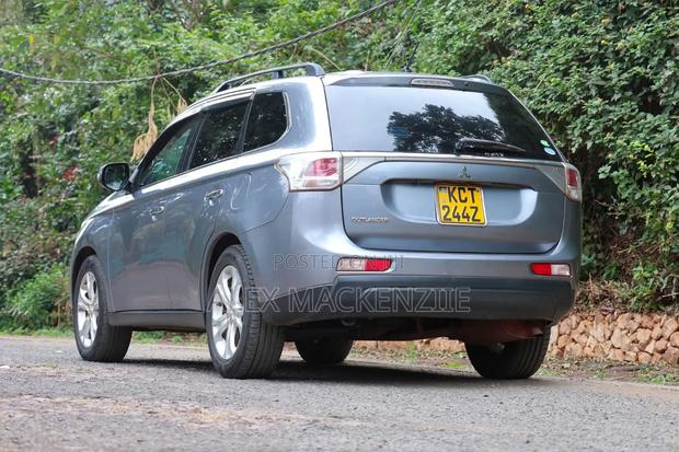 Mitsubishi Outlander 2012 Silver