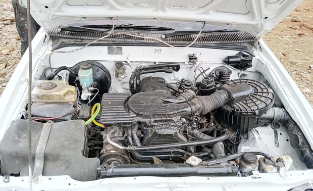 Toyota Hilux 2003 White