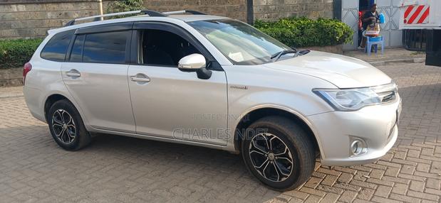 Toyota Corolla Fielder 1.5 Hybrid FWD 2014 Silver