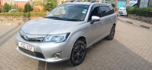 Toyota Corolla Fielder 1.5 Hybrid FWD 2014 Silver