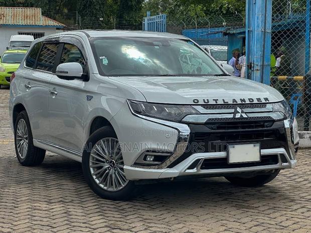 Mitsubishi Outlander 2.4 PHEV AWD 2019 Pearl