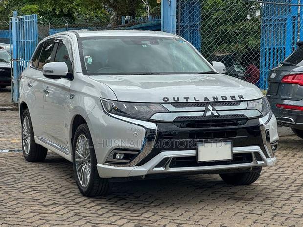 Mitsubishi Outlander 2.4 PHEV AWD 2019 Pearl