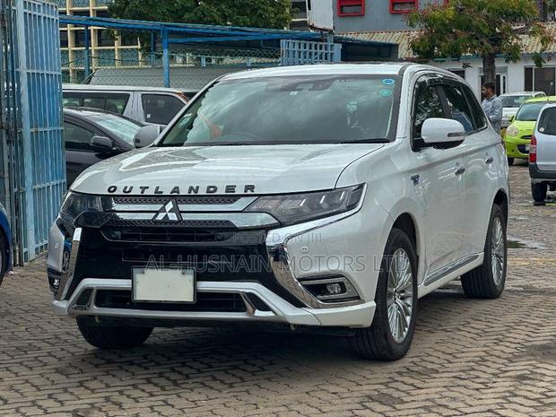Mitsubishi Outlander 2.4 PHEV AWD 2019 Pearl