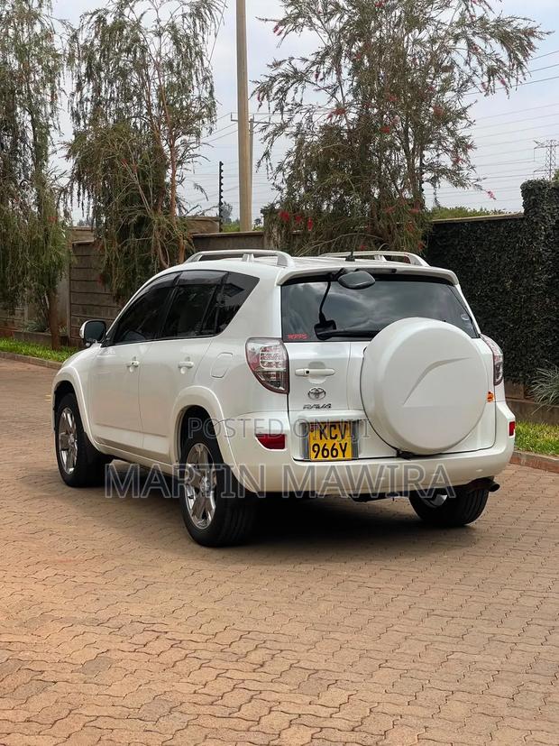 Toyota RAV4 2012