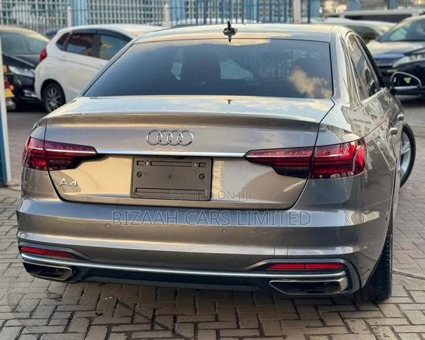 Audi A4 2021 Gray