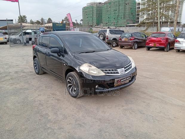 Nissan Tiida 2010 Black