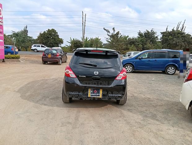 Nissan Tiida 2010 Black