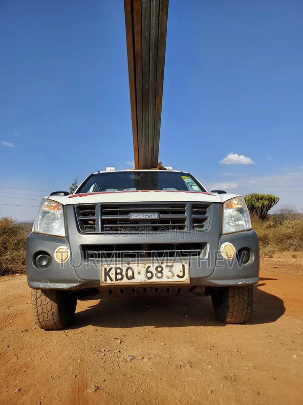 Isuzu D-MAX 2011 White