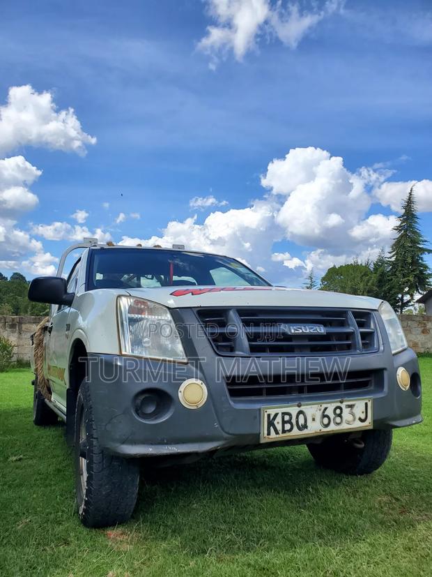 Isuzu D-MAX 2011 White