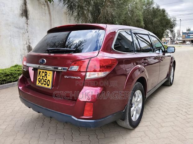 Subaru Outback 2011