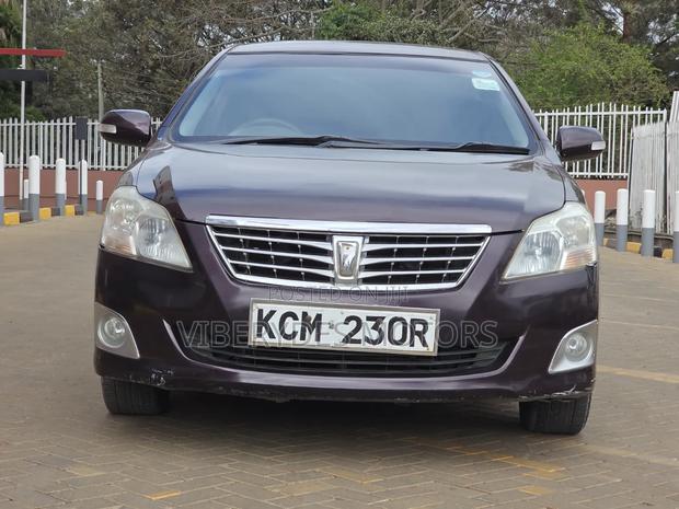 Toyota Premio 2011 Maroon
