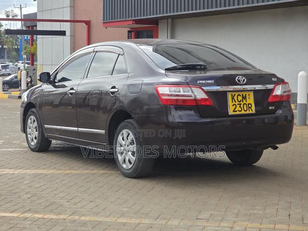 Toyota Premio 2011 Maroon