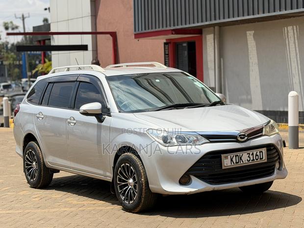 Toyota Corolla Fielder 1.5 Petrol AWD 2015 Silver