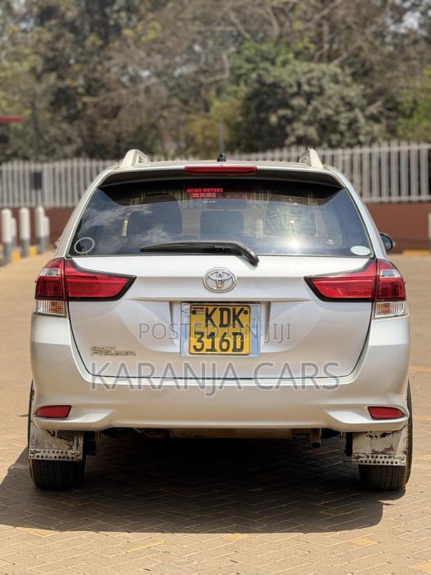 Toyota Corolla Fielder 1.5 Petrol AWD 2015 Silver