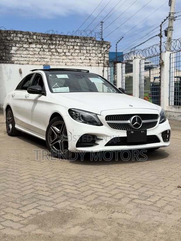 Mercedes-Benz C200 2019 White