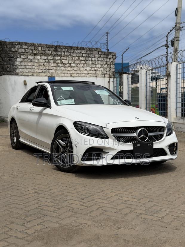 Mercedes-Benz C200 2019 White