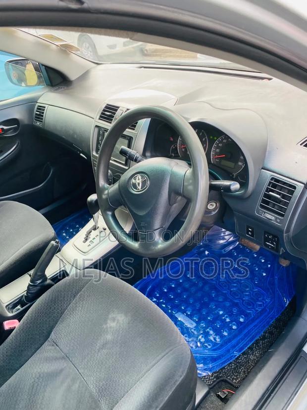 Toyota Corolla Fielder 2010 Silver
