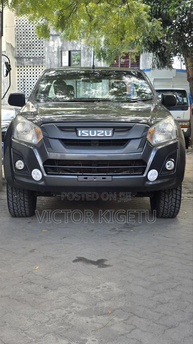 Isuzu D-MAX 2022 Gray