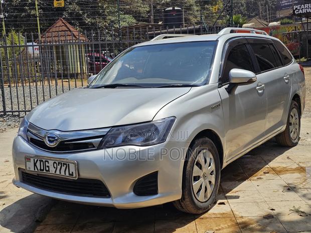 Toyota Corolla Fielder 2014 Silver