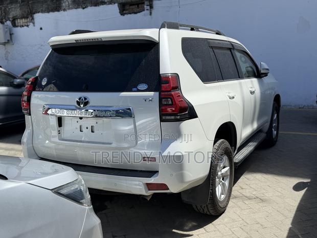Toyota Land Cruiser Prado 2019 White