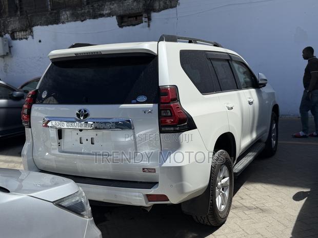 Toyota Land Cruiser Prado 2019 White