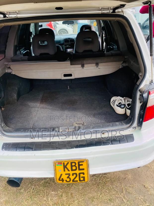 Subaru Forester 2001 White
