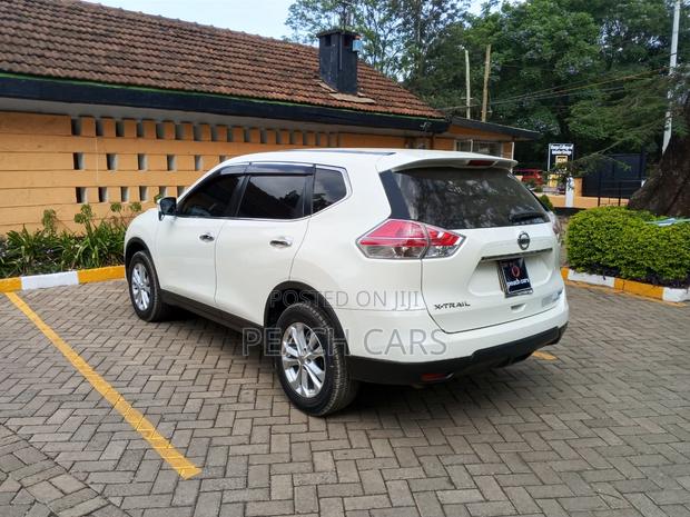 Nissan X-Trail 2015 White