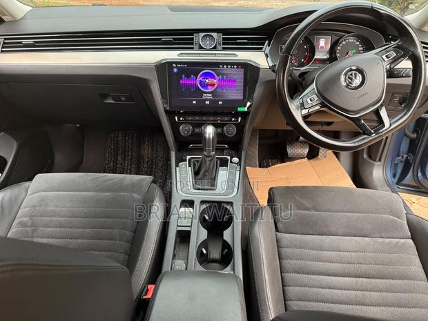 Volkswagen Passat 2018 Blue