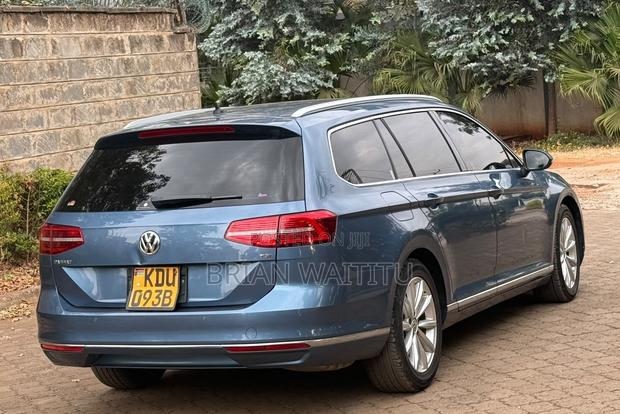 Volkswagen Passat 2018 Blue