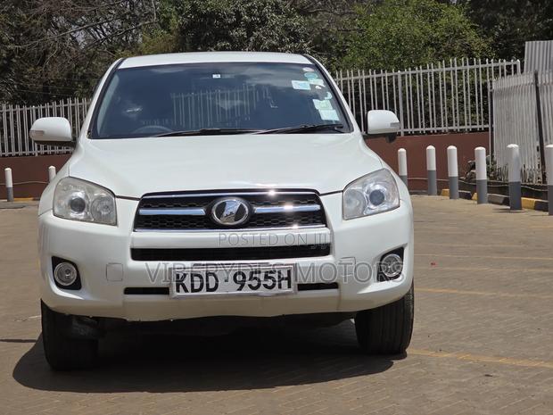 Toyota RAV4 2014 White