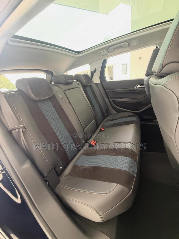 Peugeot 308 2019 Blue