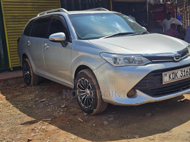 Toyota Corolla Fielder 2015 Silver