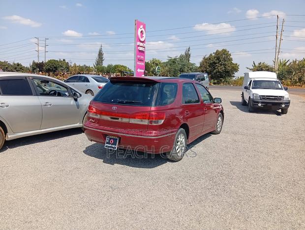 Toyota Vista 2000 Red