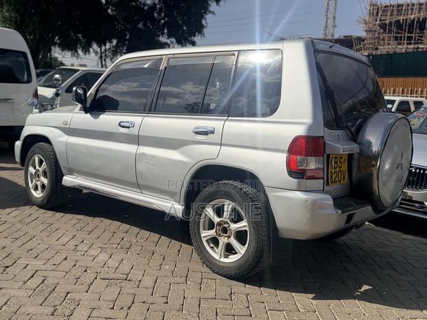 Mitsubishi Pajero IO 2006 Silver