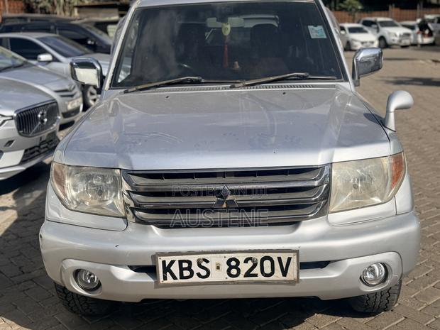 Mitsubishi Pajero IO 2006 Silver