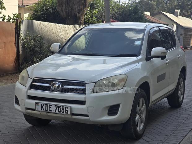Toyota RAV4 2014 White