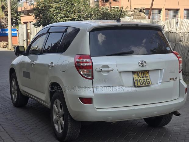Toyota RAV4 2014 White