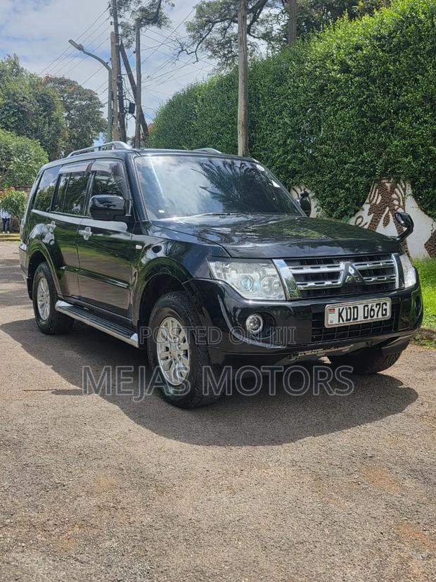 Mitsubishi Pajero 2014 Black