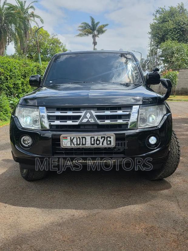 Mitsubishi Pajero 2014 Black