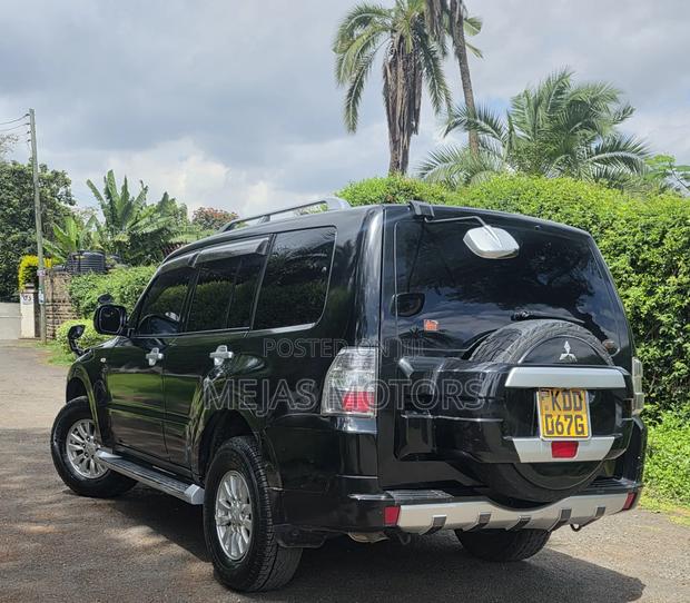 Mitsubishi Pajero 2014 Black