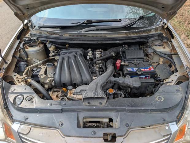 Nissan Bluebird 2011 Silver