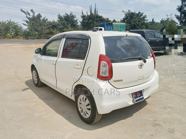 Toyota Passo 2016 White