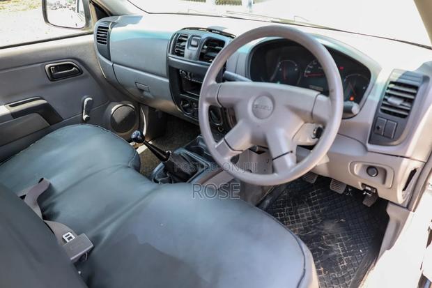 Isuzu D-MAX 2006 White