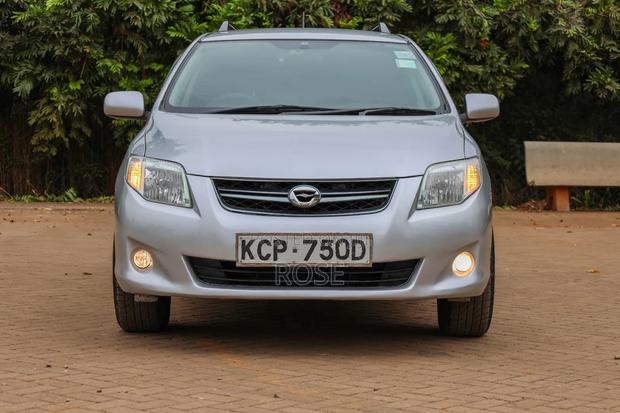 Toyota Corolla Fielder 2011 Silver