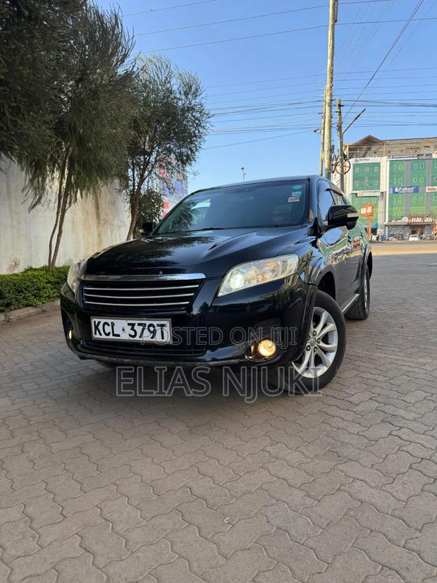Toyota Vanguard 2011 Black